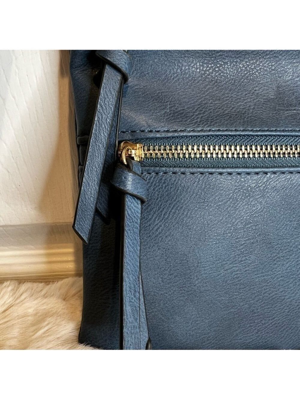 ISABELLE FAUX LEATHER CROSSBODY BAG - Picture 4 of 9